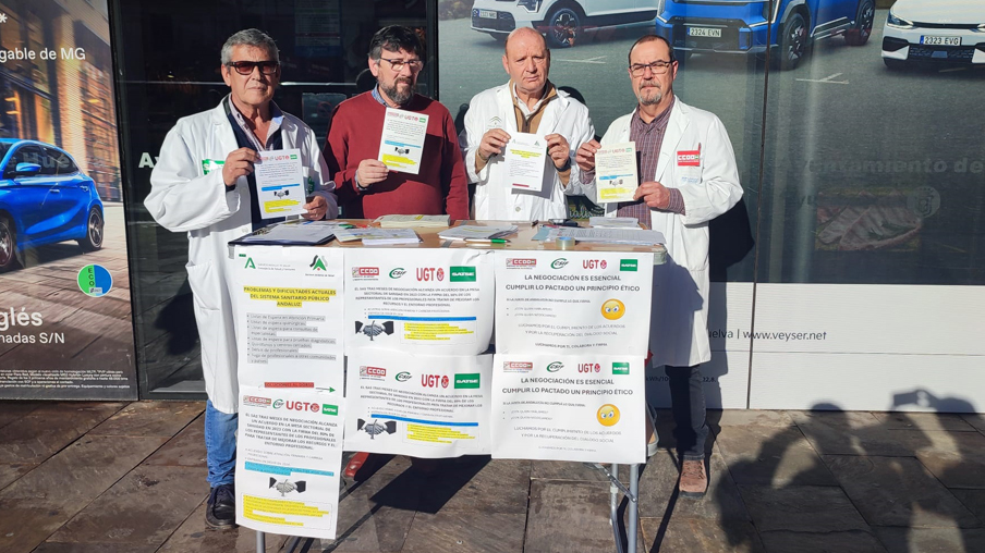 Recogida firmas en Huelva